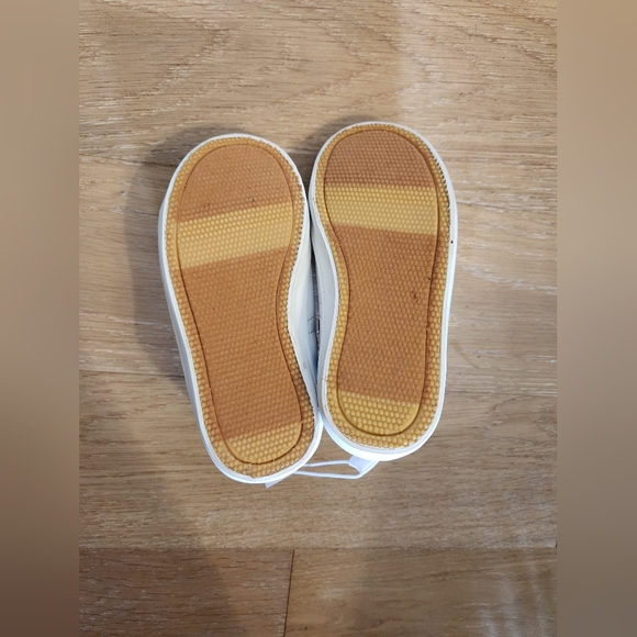 OLD NAVY | NWT white shoes - Picture 7 of 8